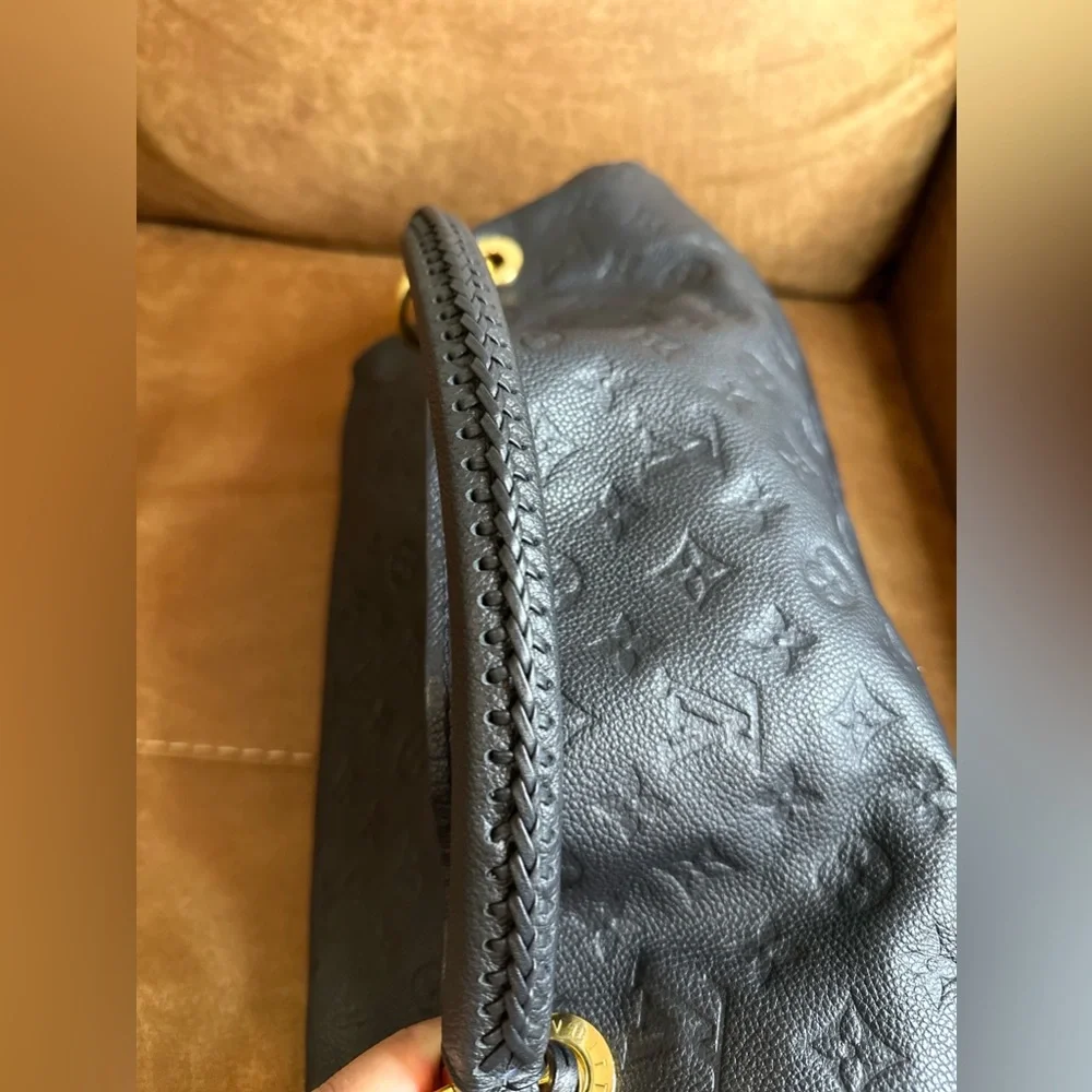 LOUIS VUITTON Artsy MM Empreinte Infini Monogram Shoulder Bag - Picture 9 of 16